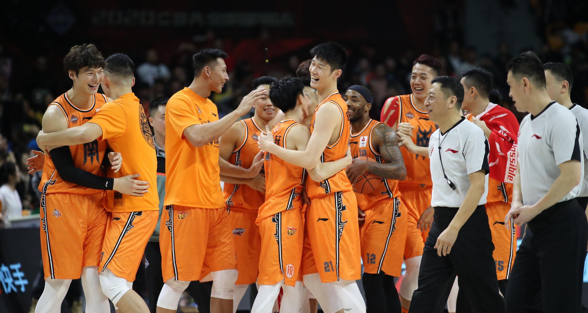 CBA俱乐部杯提升CBA联赛商业价值(cba俱乐部杯与cba联赛的区别在哪里)