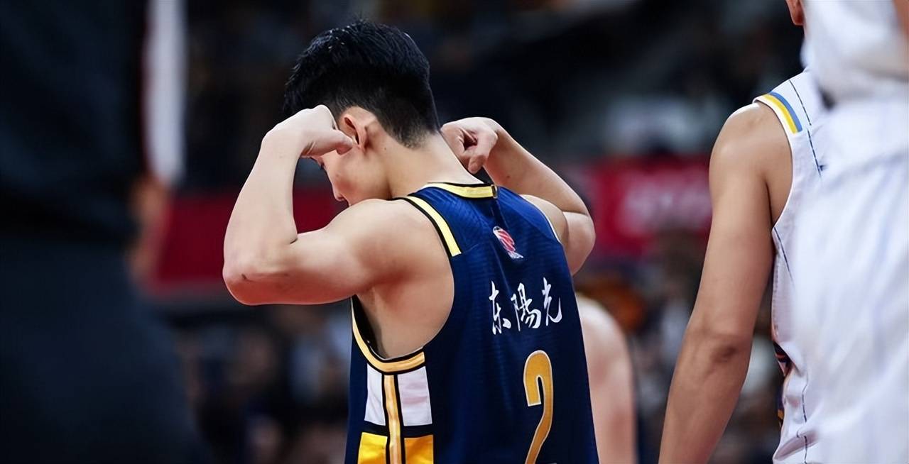 包含广东宏远队力争夺冠，壮志凌云再战球场的词条