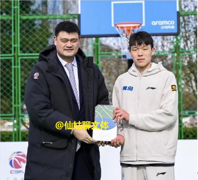 景博JBO体育-青岛男篮分享杨瀚森赴美日记媒体开放日采访