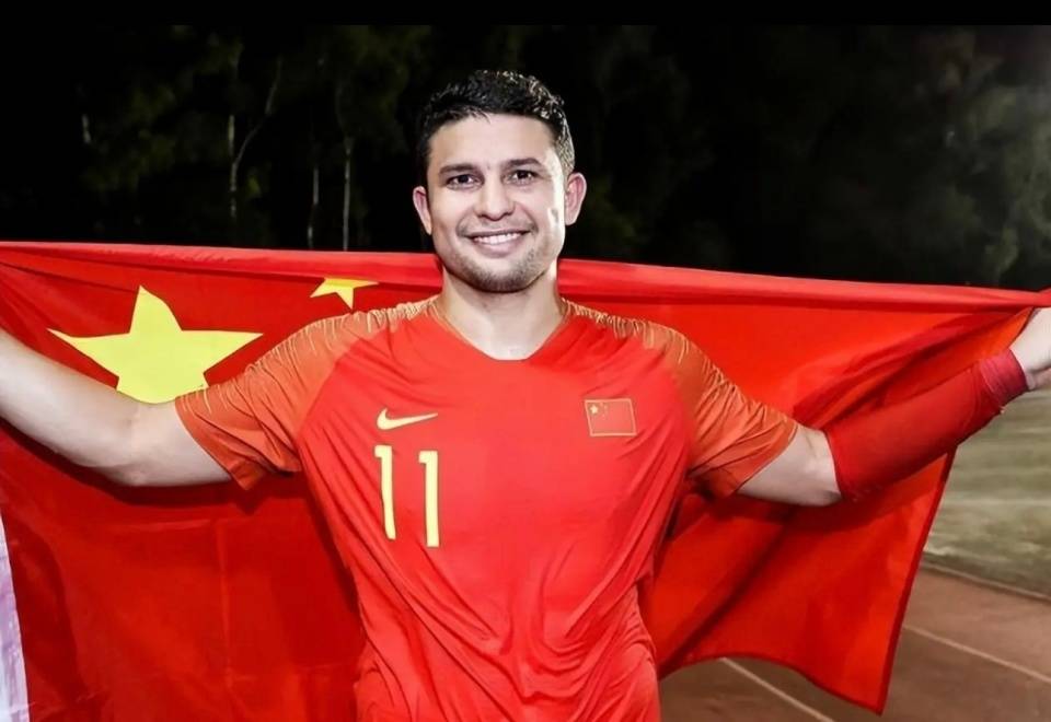景博JBO体育平台-20岁华裔天才横空出世，替补16场6球3助攻，国足潜在归化球员